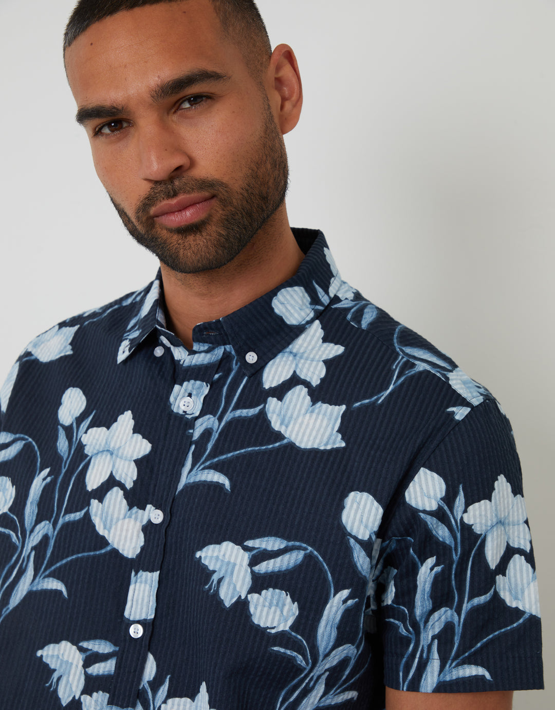 Floral Print Button Down Collar Short Sleeve Shirt in Navy