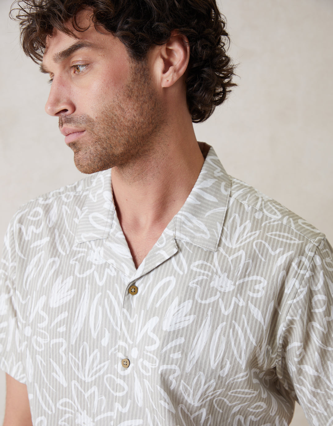 Abstract Floral Print Short Sleeve Shirt in Light Stone