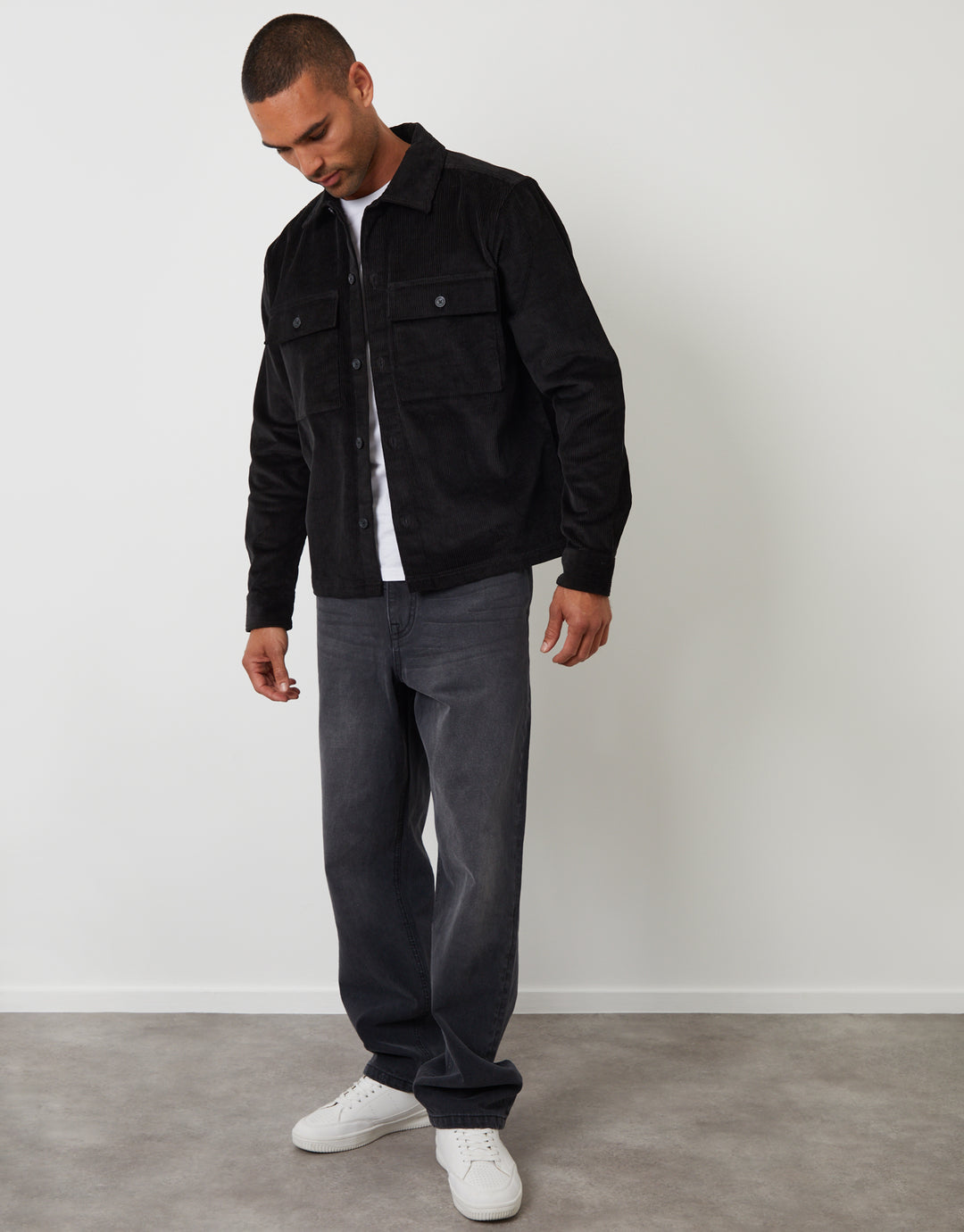 Relaxed Cropped Fit Corduroy Shacket in Black