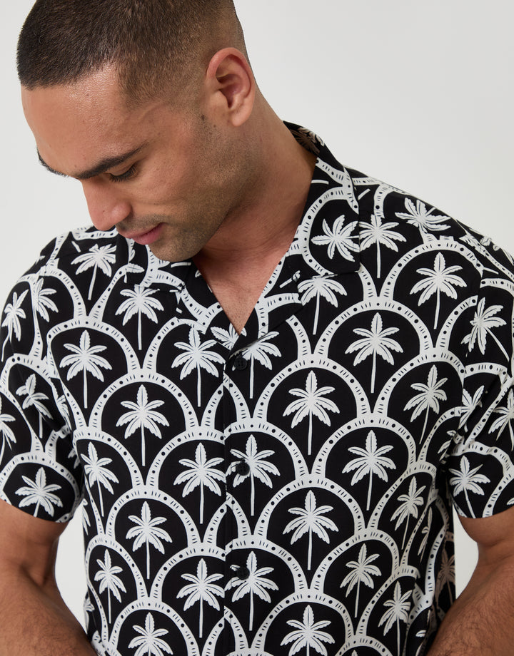 Threadbare Short Sleeve Shirt in Black Palm Tree Print - collar close up