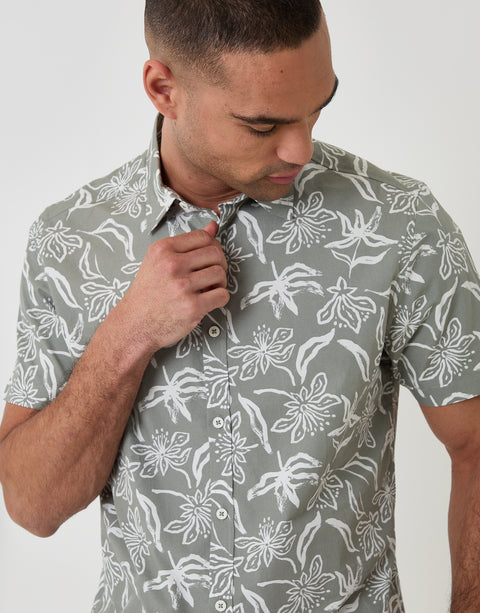 Threadbare Tropical Print Cotton Poplin Short Sleeve Shirt in Sage Green - front view close up