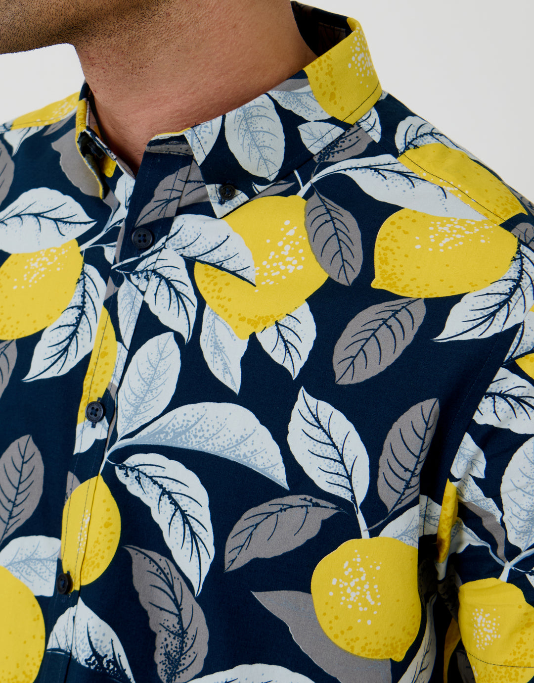 Threadbare Cotton Poplin Short Sleeve Shirt in Navy Lemon Print - fabric close up