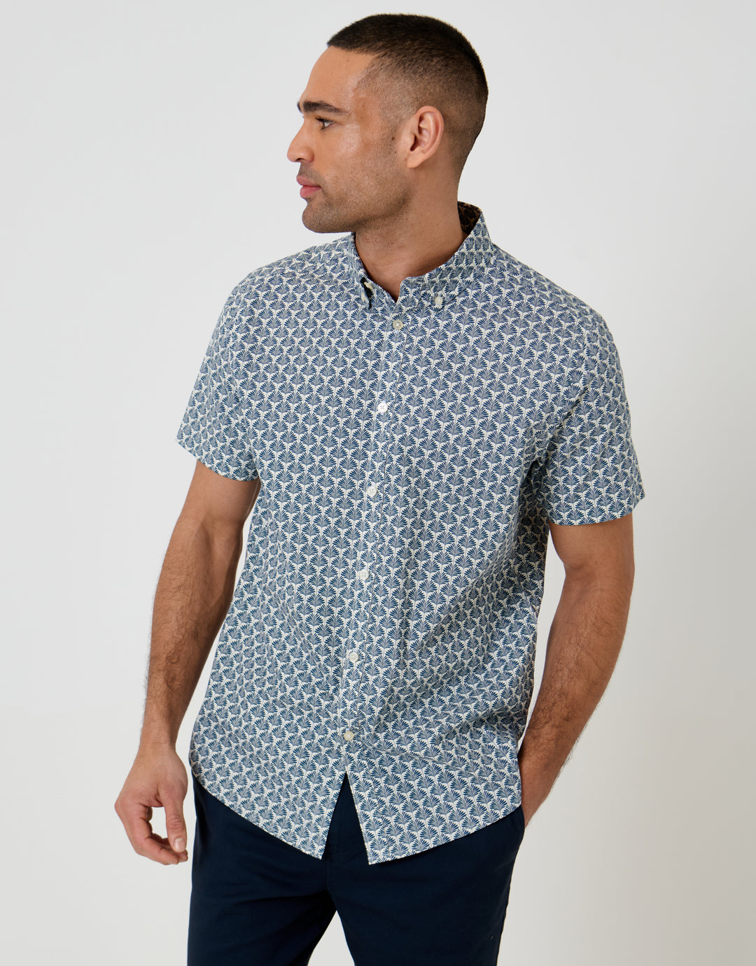 Threadbare Cotton Poplin Short Sleeve Shirt in Denim Blue Linear Leaf Print - front view