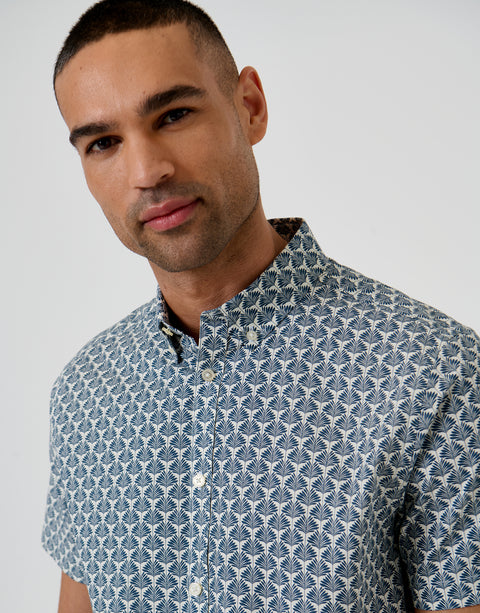 Threadbare Cotton Poplin Short Sleeve Shirt in Denim Blue Linear Leaf Print - front view close up