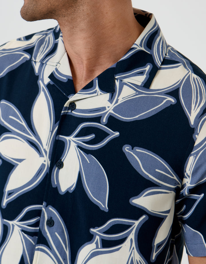 Threadbare Leaf Print Short Sleeve Shirt in Navy - collar close up