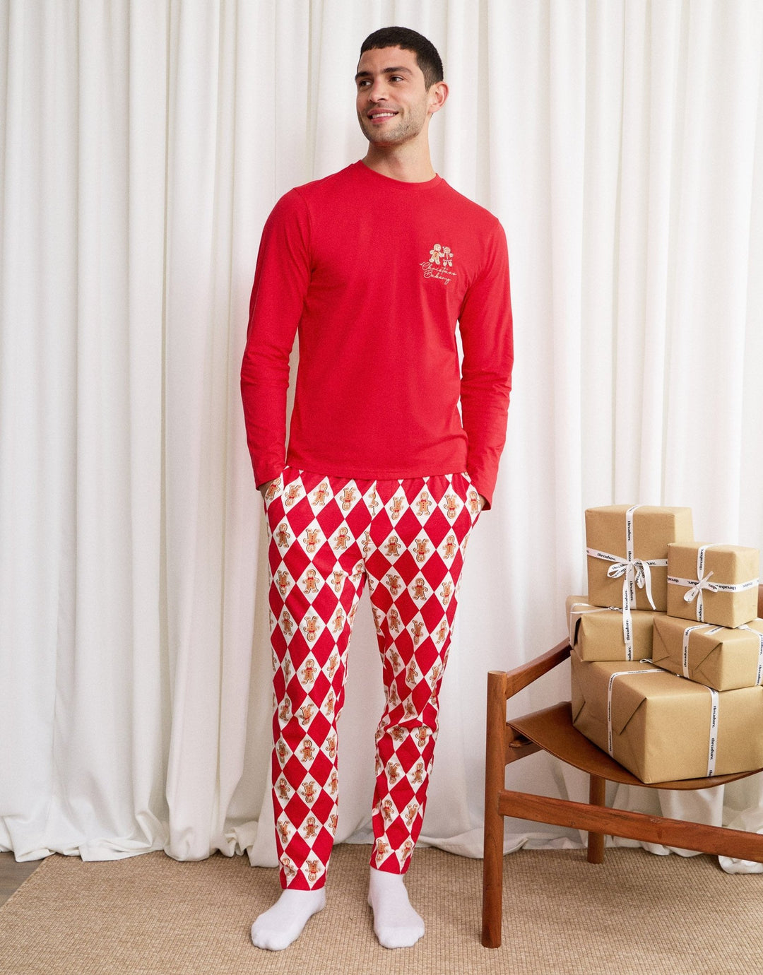 Cotton Gingerbread Man Print Christmas Pyjama Set in Red