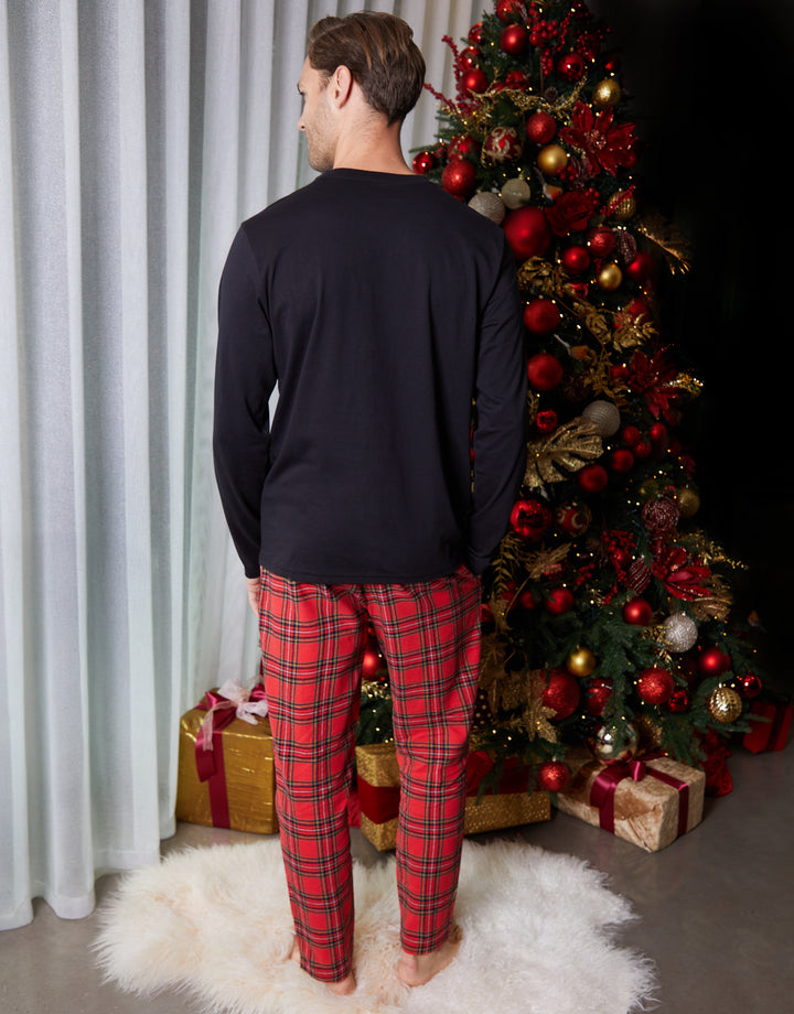 Black Christmas Wreath Long Pyjamas (2-Piece Set)