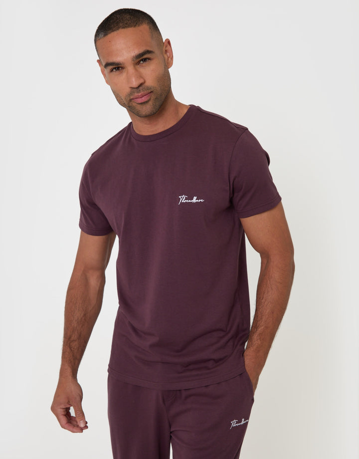 T-Shirt & Cuffed Joggers Lounge Set in Burgundy