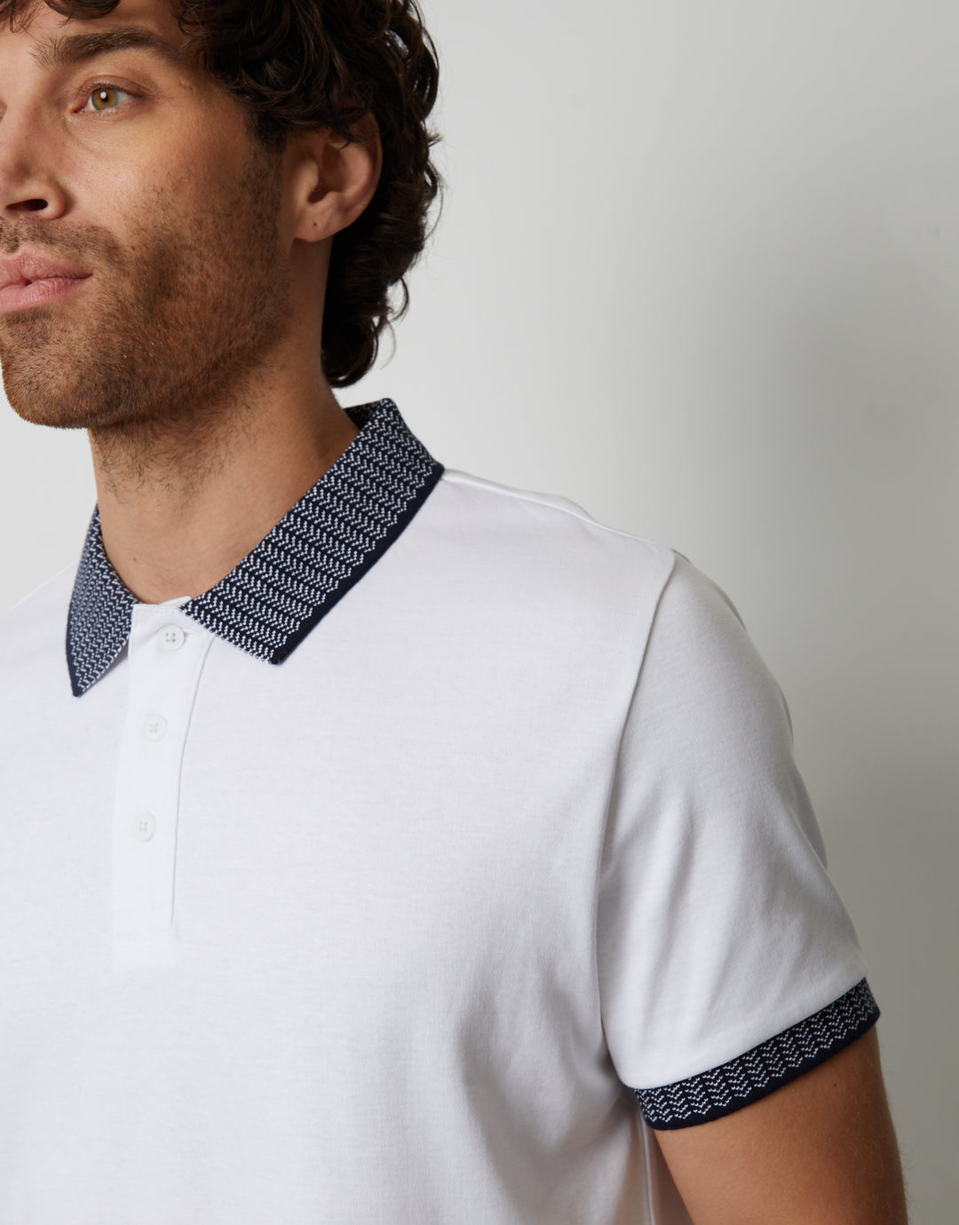 White Contrast Pattern Collar Polo Shirt