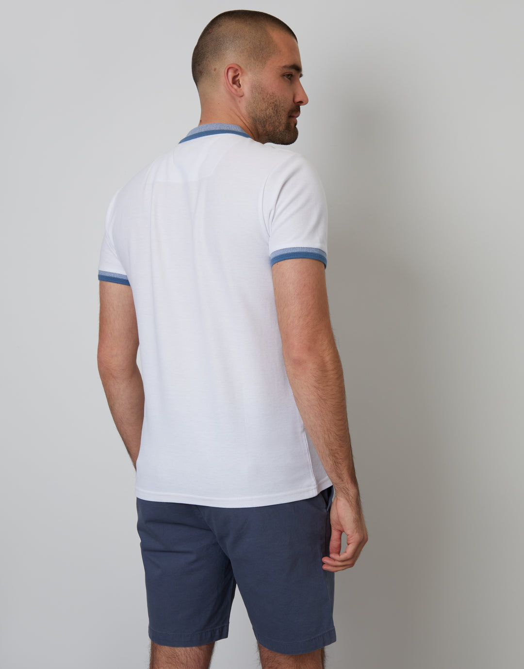 Pique Tipping Collar Quarter Zip Polo Shirt in White