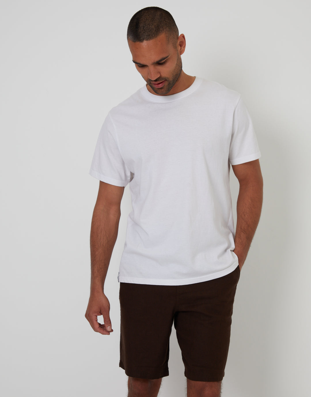 Linen Blend Shorts in Chocolate Brown
