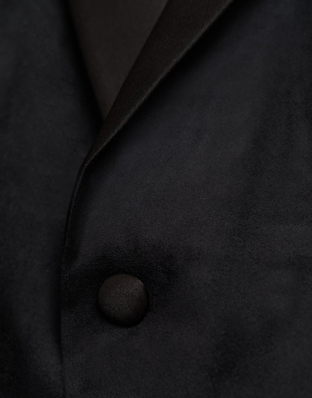 Tailored Fit Velvet Blazer with Satin Lapel in Black