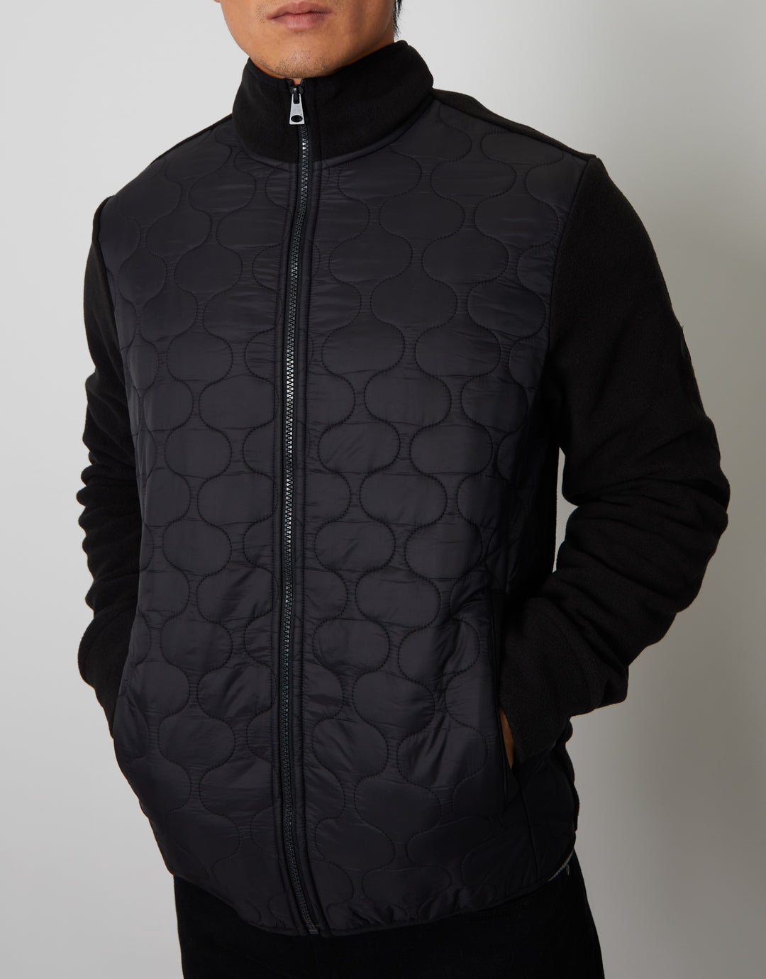 Onion Quilted Fleece Zip Up Jacket in Black