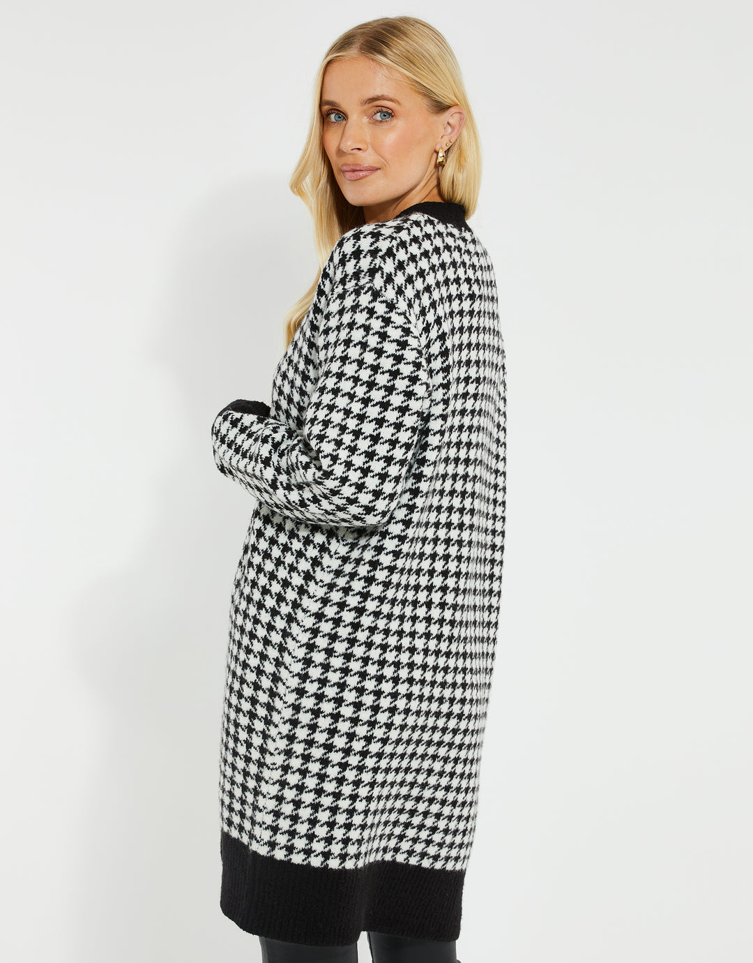 Black & White Dogtooth Knitted Cardigan