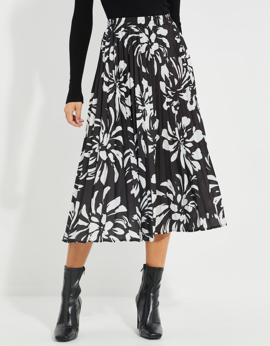 Black & White Floral Pleated Skirt