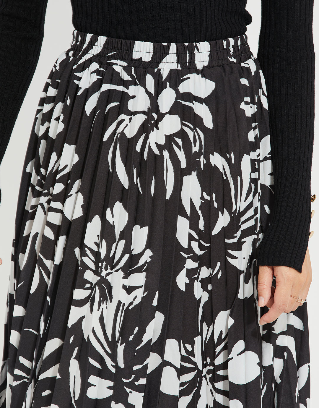 Black & White Floral Pleated Skirt